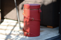 置き場所に困らない！普段はスツールとして使える「座れる防災バッグ」3選